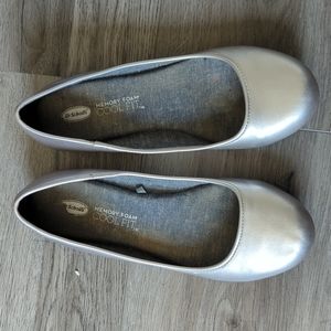 Women's silver flats